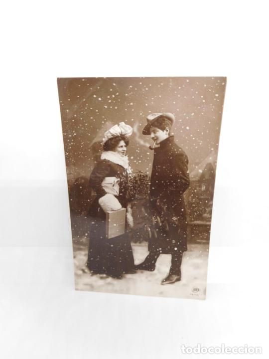 Postales: M69 Postal principios del s. XX. Galantes y mujeres. Enamorados. Parejas. Art Dec&oacute;. Sin circular. 46