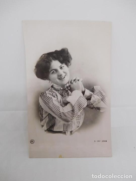Postales: M69 Postal principios del s. XX. Galanes y mujeres. Parejas. Art Dec&oacute;. Sin circular. 62