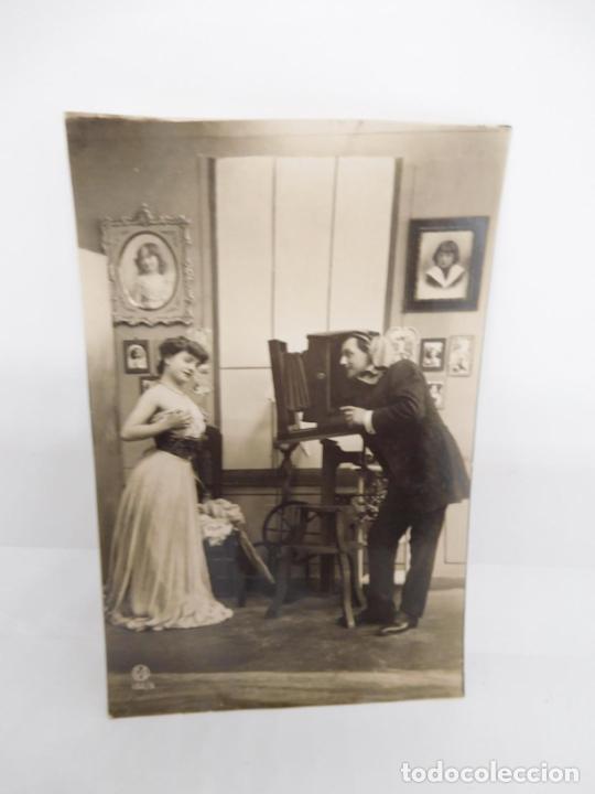 Postales: M69 Postal principios del s. XX. Galanes y mujeres. Parejas. Art Dec&oacute;. Sin circular. 77 Insinuante