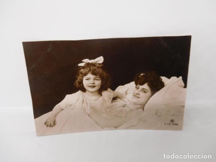 Postales: M69 Postal principios del s. XX. Post mortem ? Parejas. Art Dec&oacute;. Sin circular. 97