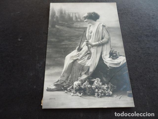 Postais: MUJER ELEGANTE POSTAL