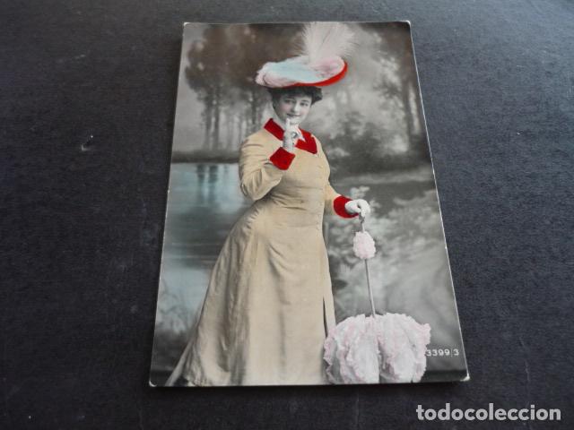 MUJER ELEGANTE POSTAL