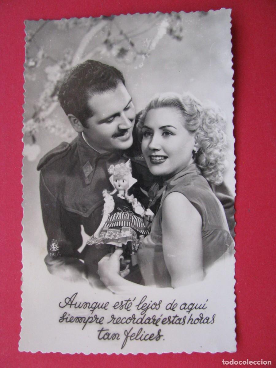 Cartoline: POSTAL FOTOGR&Aacute;FICA DE UNA PAREJA. 192/5. ESCRITA 1956.