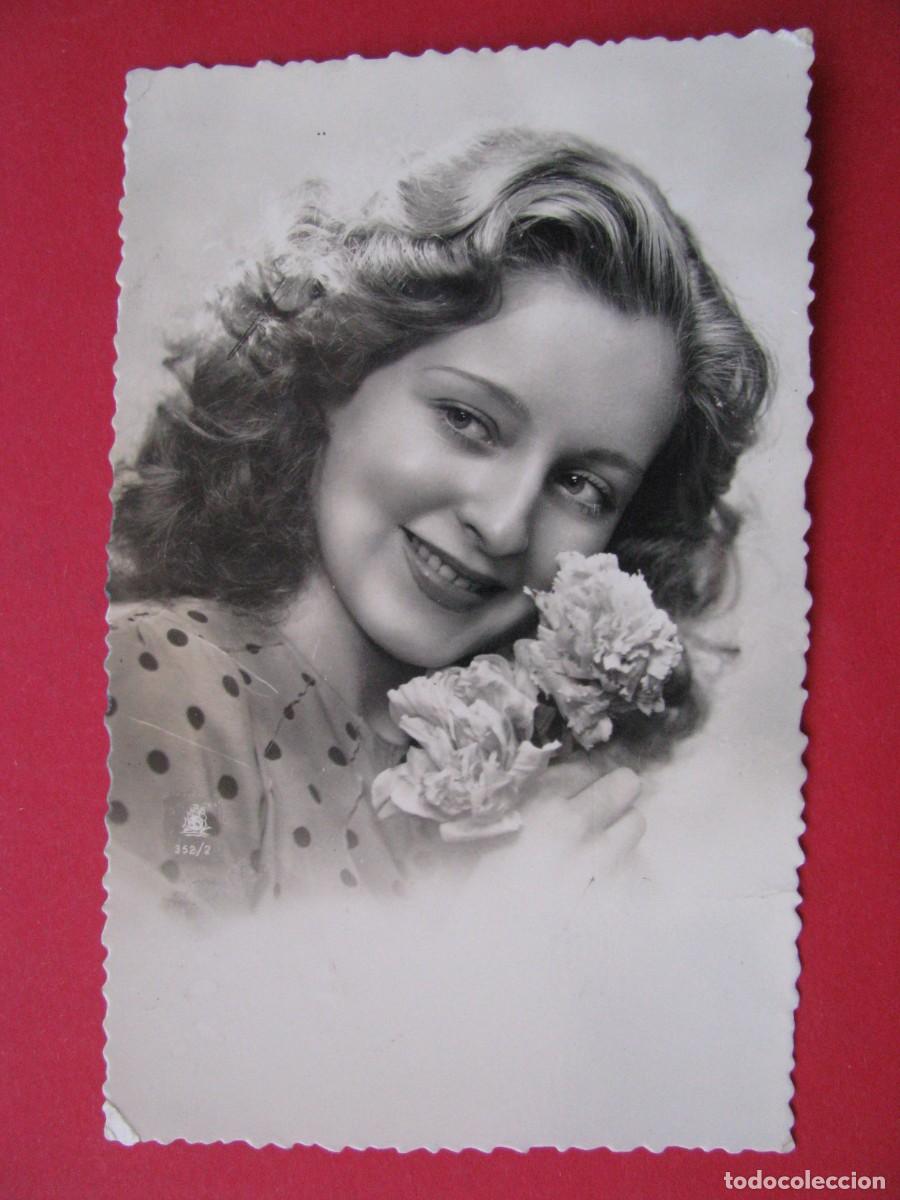 Cartoline: POSTAL FOTOGR&Aacute;FICA DE UNA MUJER. 352/2. ESCRITA 1957.