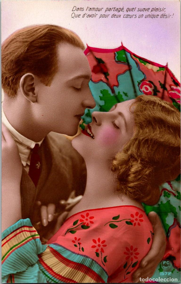 Postais: Postal Rom&aacute;ntica Francesa - Coloreada - Pareja de Novios - PC Par&iacute;s 1572 - 135x87mm