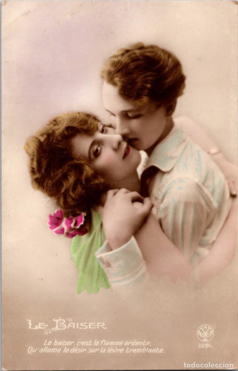 Postais: Postal Rom&aacute;ntica Francesa - Coloreada - Pareja de Novios - El Beso - A Noyer 3296 - 136x88mm