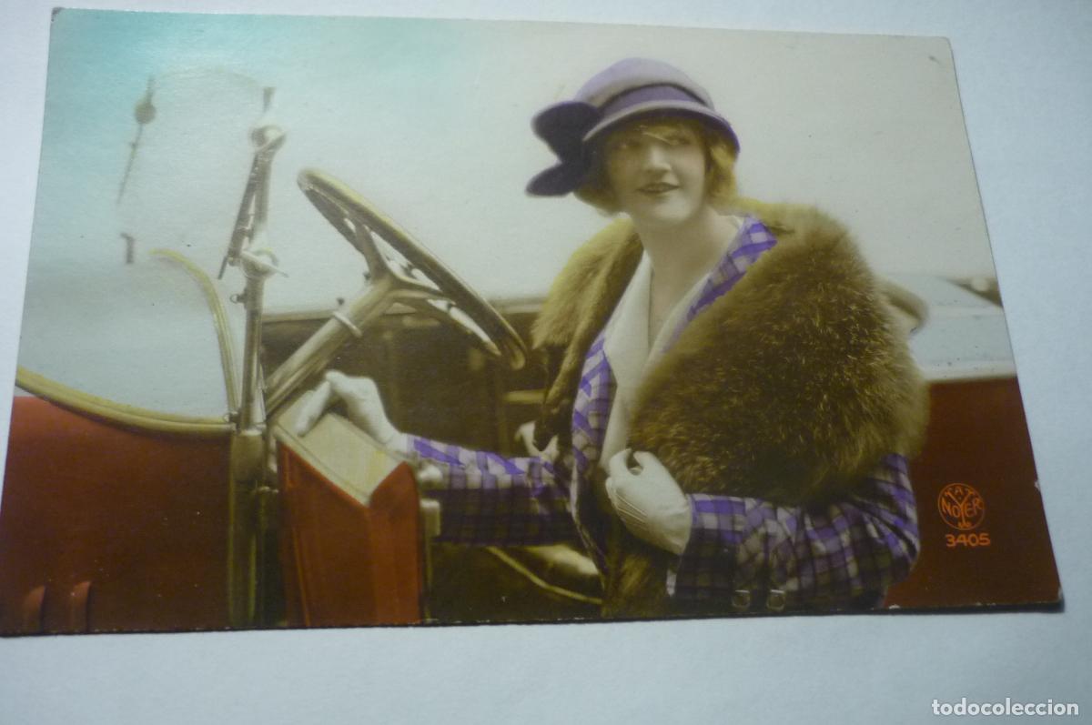 POSTAL EXTRANJERA MUJER COCHE