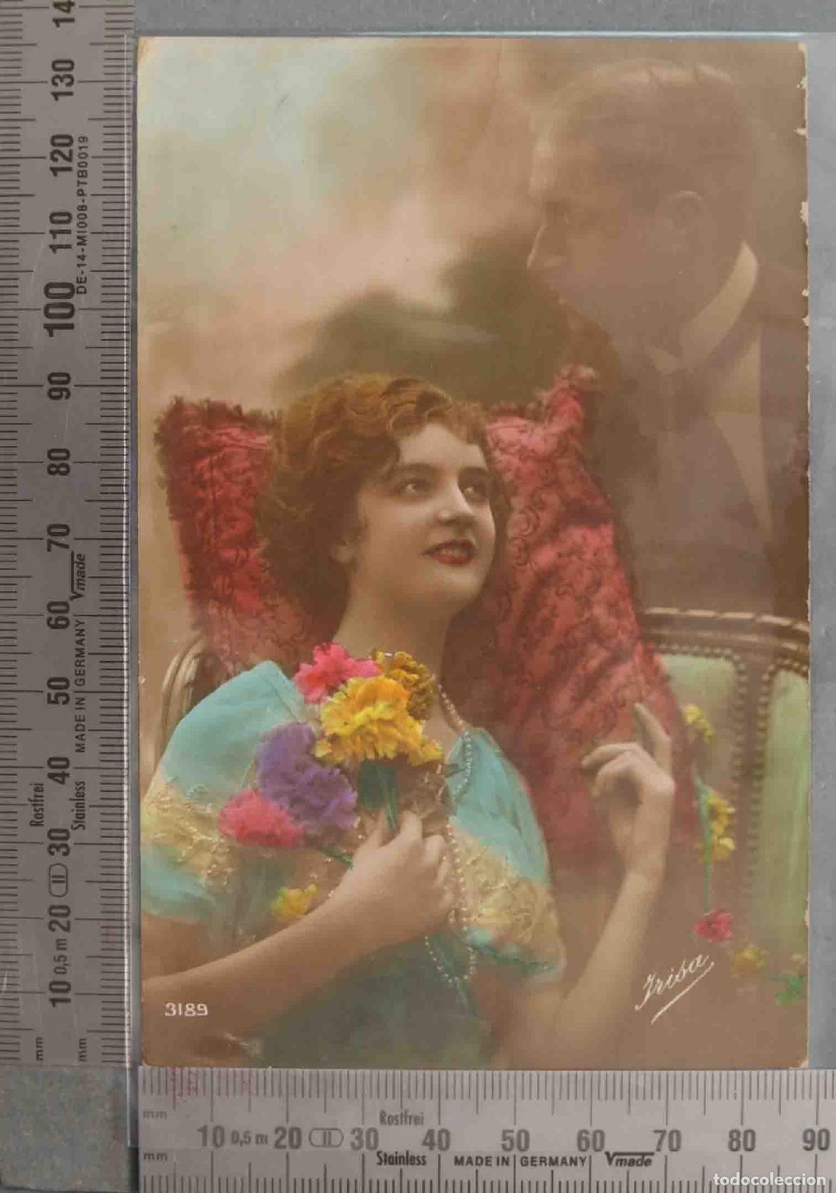 Postais: POSTAL. FOTOGRAFIA MUJER PENSANDO EN SU ENAMORADO COLOREADA