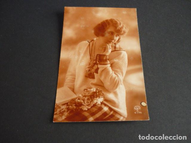 Postais: MUJER ELEGANTE POSTAL