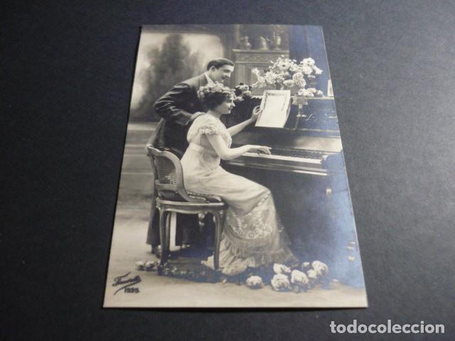 Postais: PAREJA DE ENAMORADOS AL PIANO POSTAL