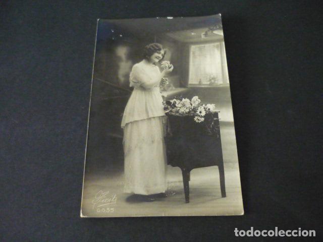 Cartoline: MUJER ELEGANTE POSTAL