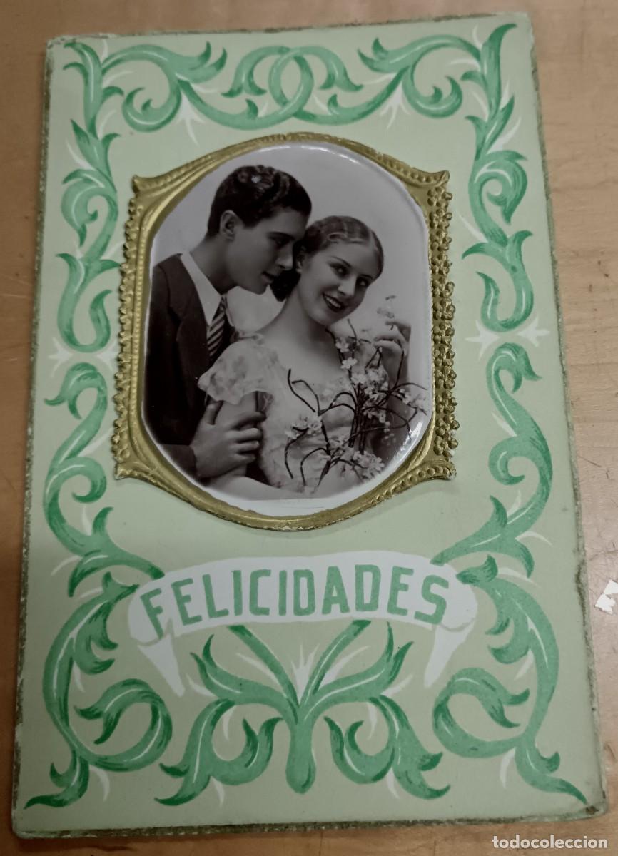 Postkarten: POSTAL FELICITACI&Oacute;N GALANTE CON RELIEVE 14X9 CM. SIN ESCRIBIR