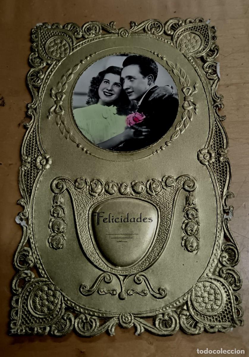 Postkarten: POSTAL FELICITACI&Oacute;N GALANTE CON RELIEVE Y TROQUELADA 14X9 CM. SIN ESCRIBIR