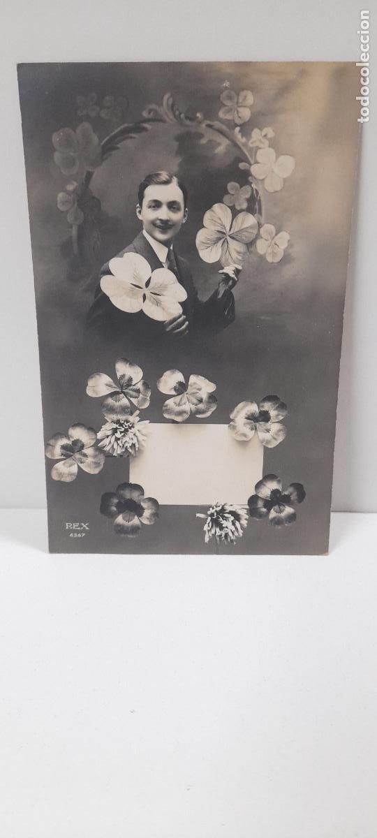 Postkarten: ANTIGUA POSTAL DE UN SE&Ntilde;OR POSANDO CON FLORES . ESCRITA Y FECHADA 1914