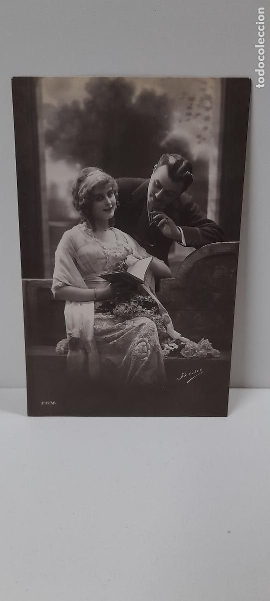 Postkarten: ANTIGUA POSTAL DE UNA PAREJA DE ENAMORADOS . ESCRITA Y FECHADA 1914