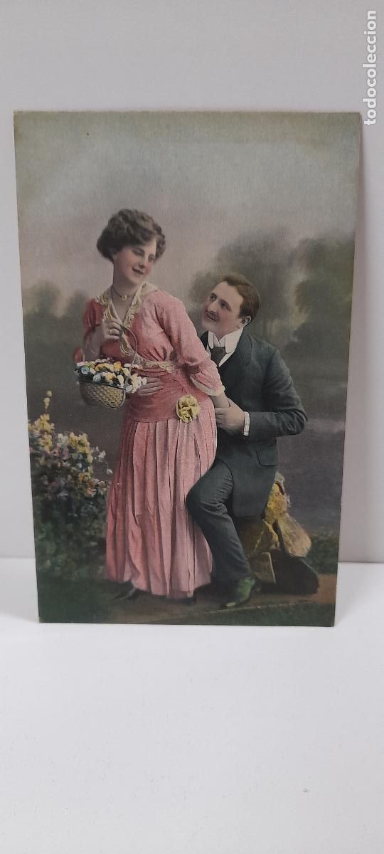 Postkarten: ANTIGUA POSTAL DE UNA PAREJA DE ENAMORADOS . ESCRITA Y FECHADA 1914