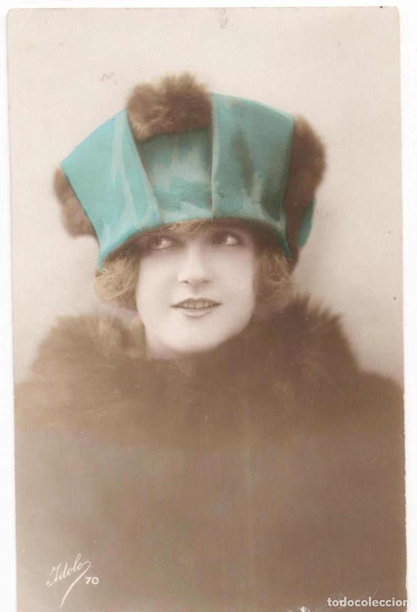 Postkarten: Postal de mujer con sombrero principios del XX- -escrita-