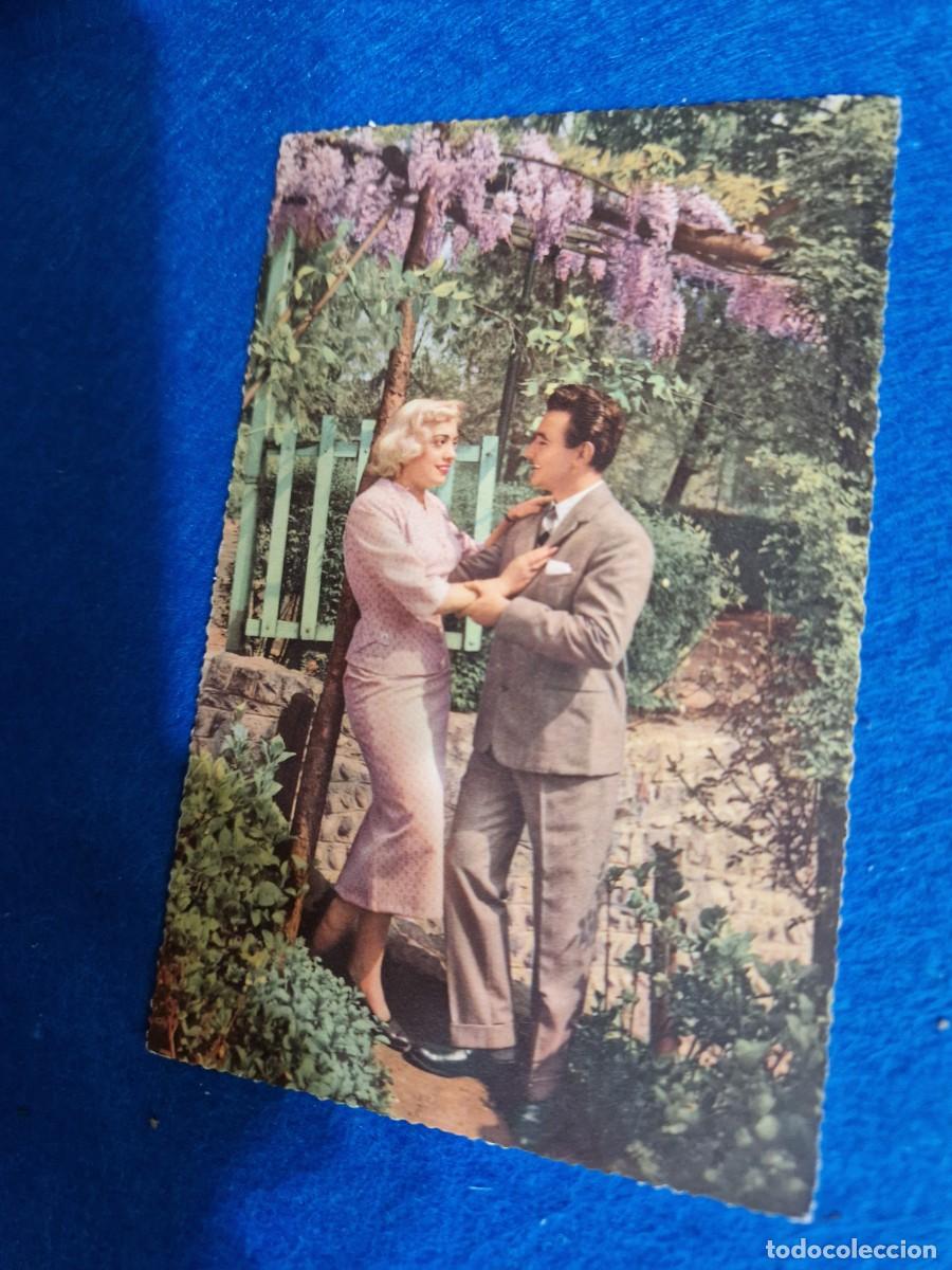 Cartoline: ANTIGUA TARJETA POSTAL PAREJA DE ENAMORADOS. NO CIRCULADA.