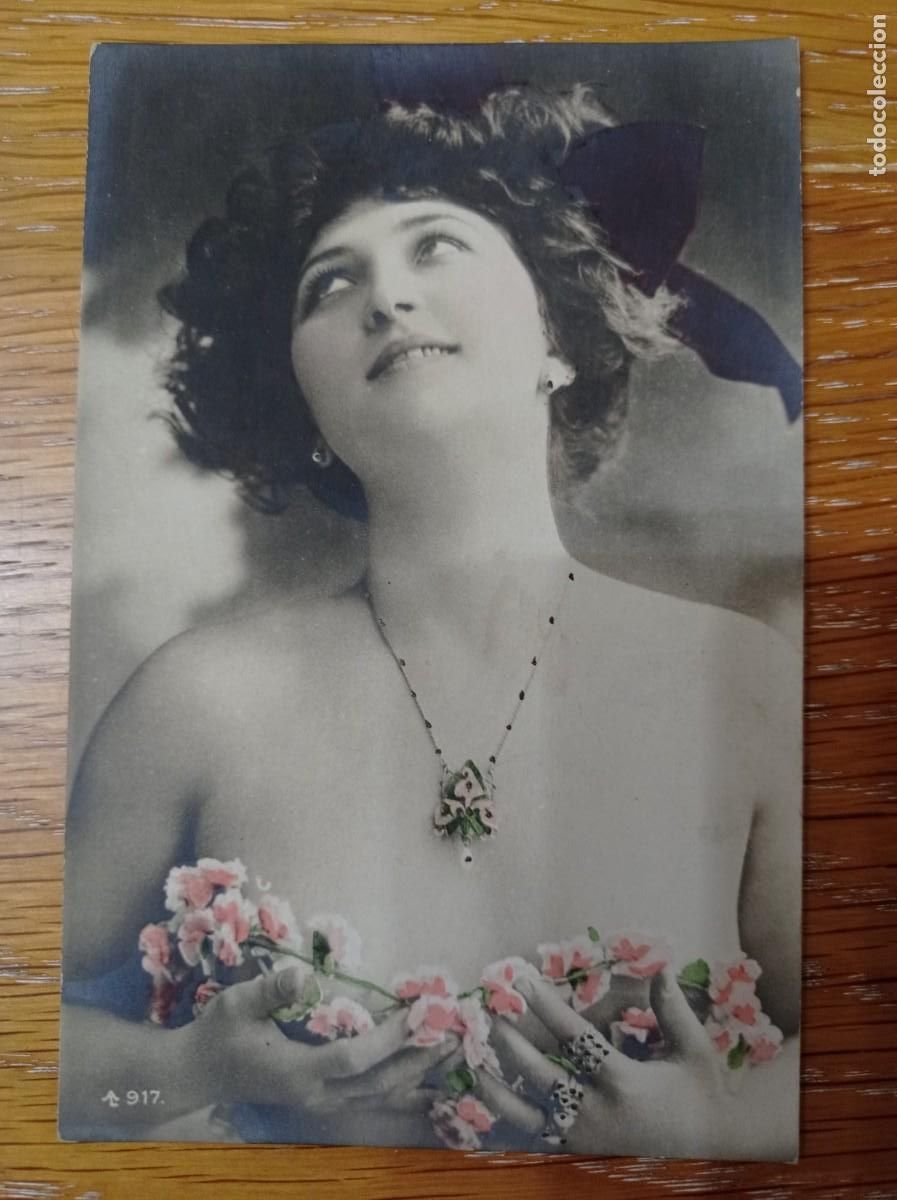 Cartoline: bella se&ntilde;ora modernista sin circular