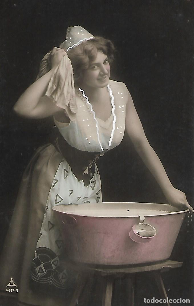 Postais: DAMA ASE&Aacute;NDOSE (Principios 1900)