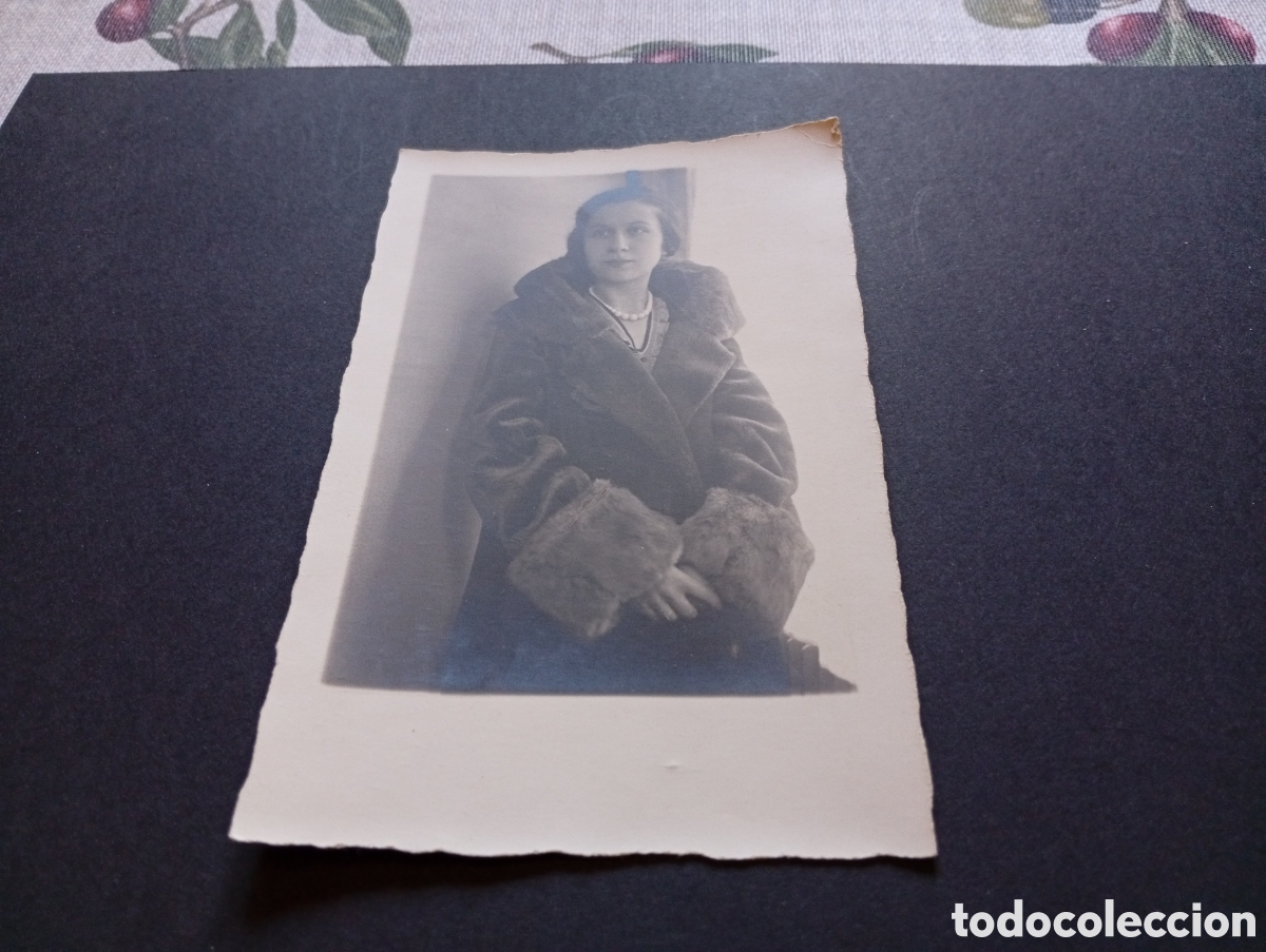 Postcards: Postal antigua mujer abrigo