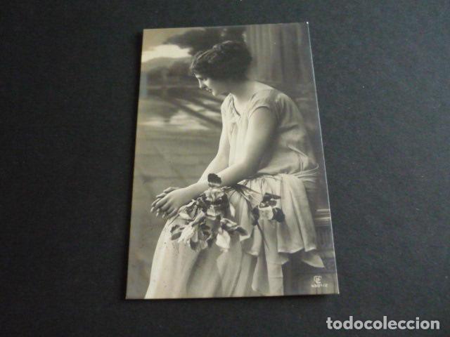Postales: MUJER ELEGANTE POSTAL - Foto 1