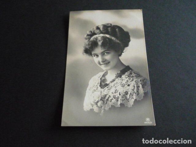 Postales: MUJER ELEGANTE POSTAL - Foto 1