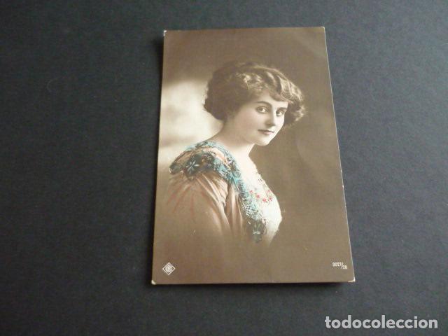 Postales: MUJER ELEGANTE POSTAL - Foto 1
