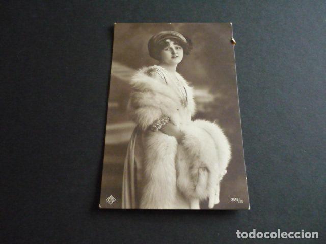 Postales: MUJER ELEGANTE POSTAL - Foto 1