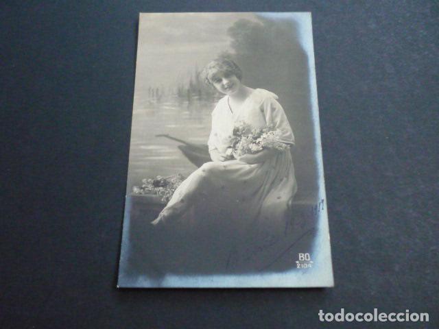 Postales: MUJER ELEGANTE POSTAL - Foto 1