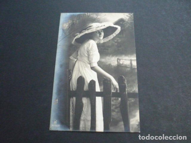 Postales: MUJER ELEGANTE POSTAL - Foto 1
