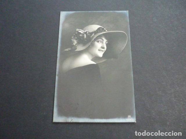 Postales: MUJER ELEGANTE POSTAL - Foto 1
