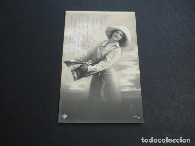 Postales: MUJER ELEGANTE POSTAL - Foto 1