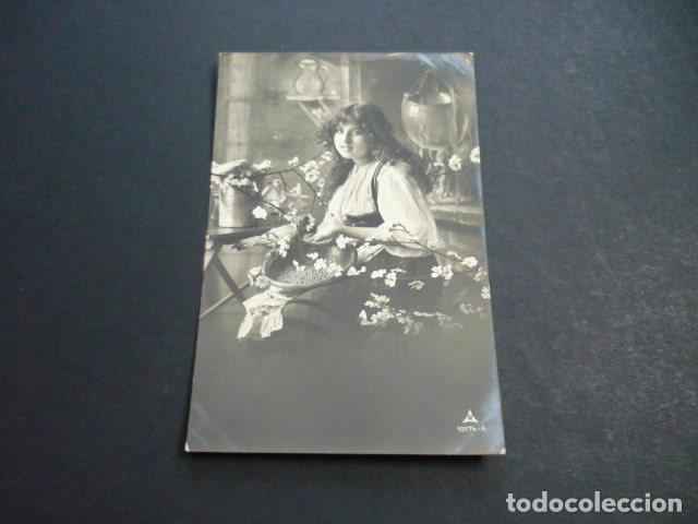 Postales: MUJER ELEGANTE POSTAL - Foto 1