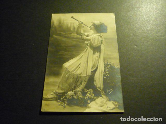 Postales: MUJER TOCANDO INSTRUMENTO POSTAL - Foto 1