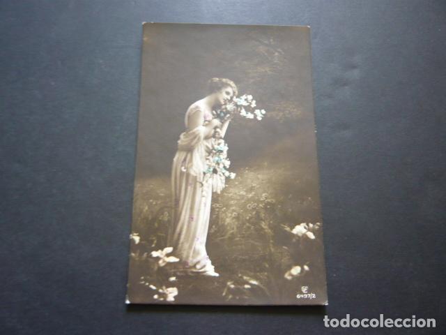 Postales: MUJER ELEGANTE POSTAL - Foto 1