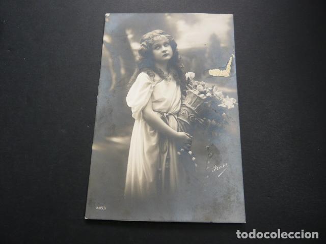 Postales: MUJER CON FLORES POSTAL - Foto 1