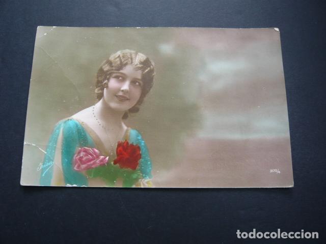 Postales: MUJER ELEGANTE POSTAL - Foto 1