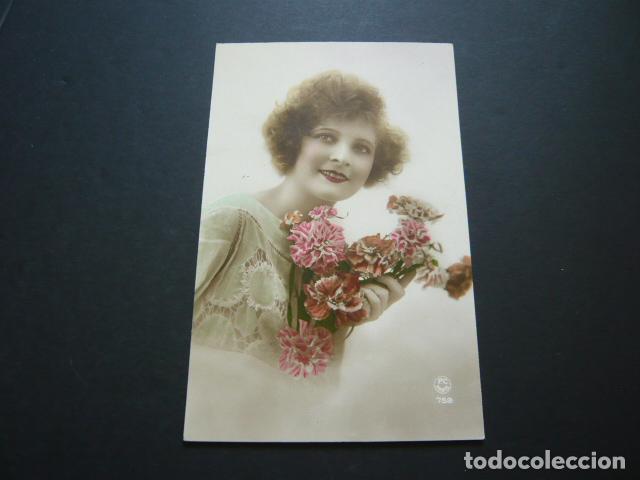 Postales: MUJER ELEGANTE POSTAL - Foto 1