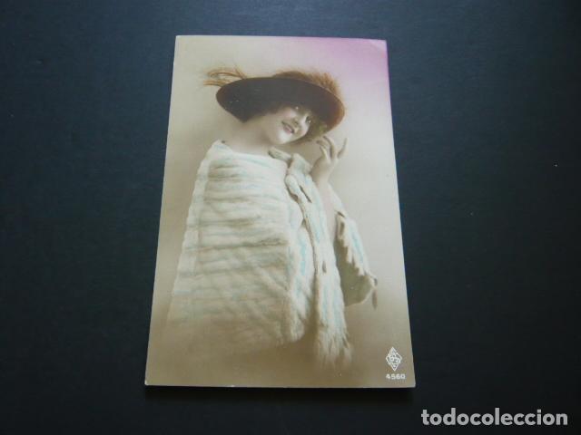 Postales: MUJER ELEGANTE POSTAL - Foto 1