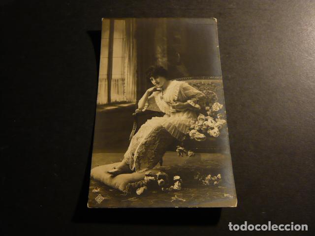 Postales: MUJER ELEGANTE POSTAL - Foto 1