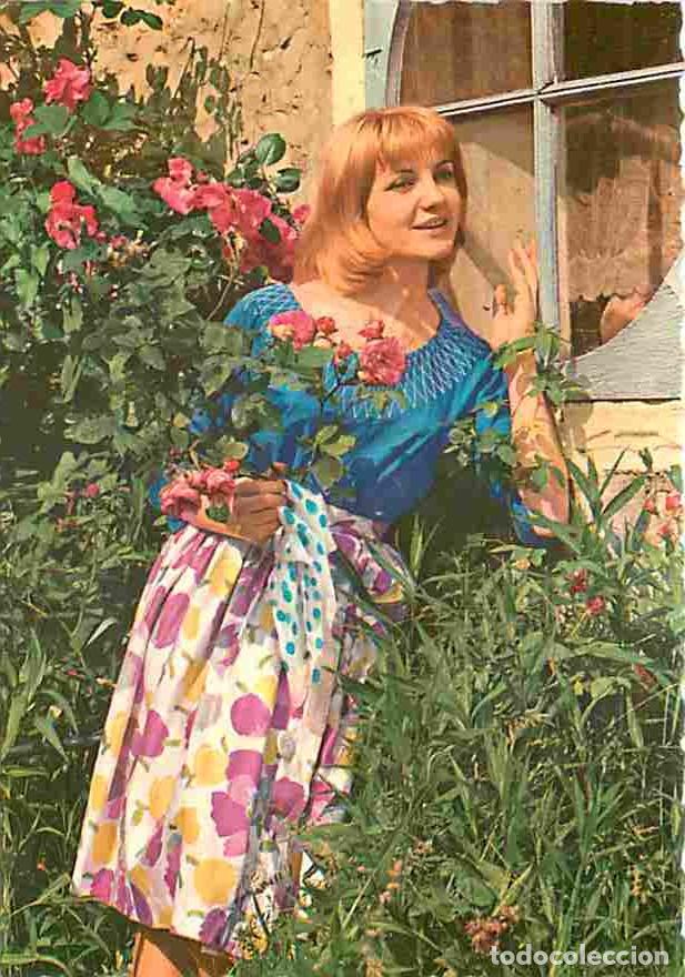 Postales: Femmes - CPM - Voir Scans Recto-Verso - Foto 1
