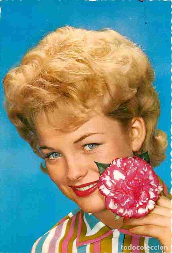 Postales: Femmes - CPM - Voir Scans Recto-Verso - Foto 1
