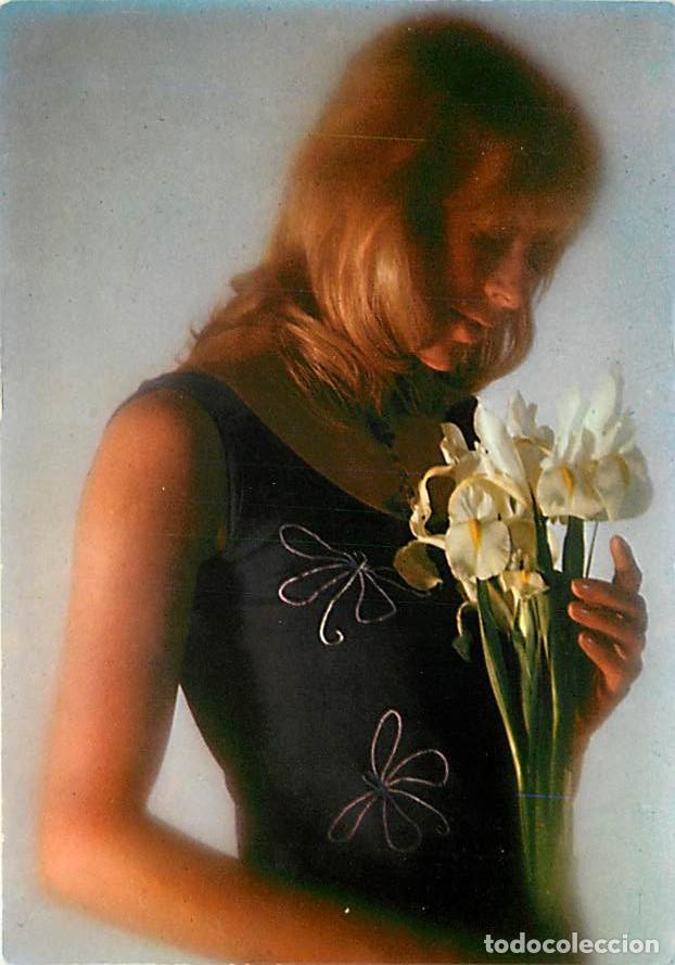 Postales: Femmes - CPM - Voir Scans Recto-Verso - Foto 1