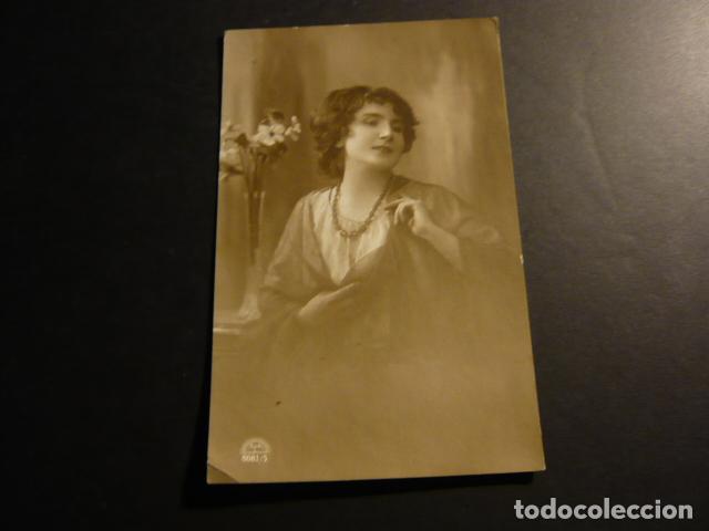 Postales: MUJER ELEGANTE POSTAL - Foto 1