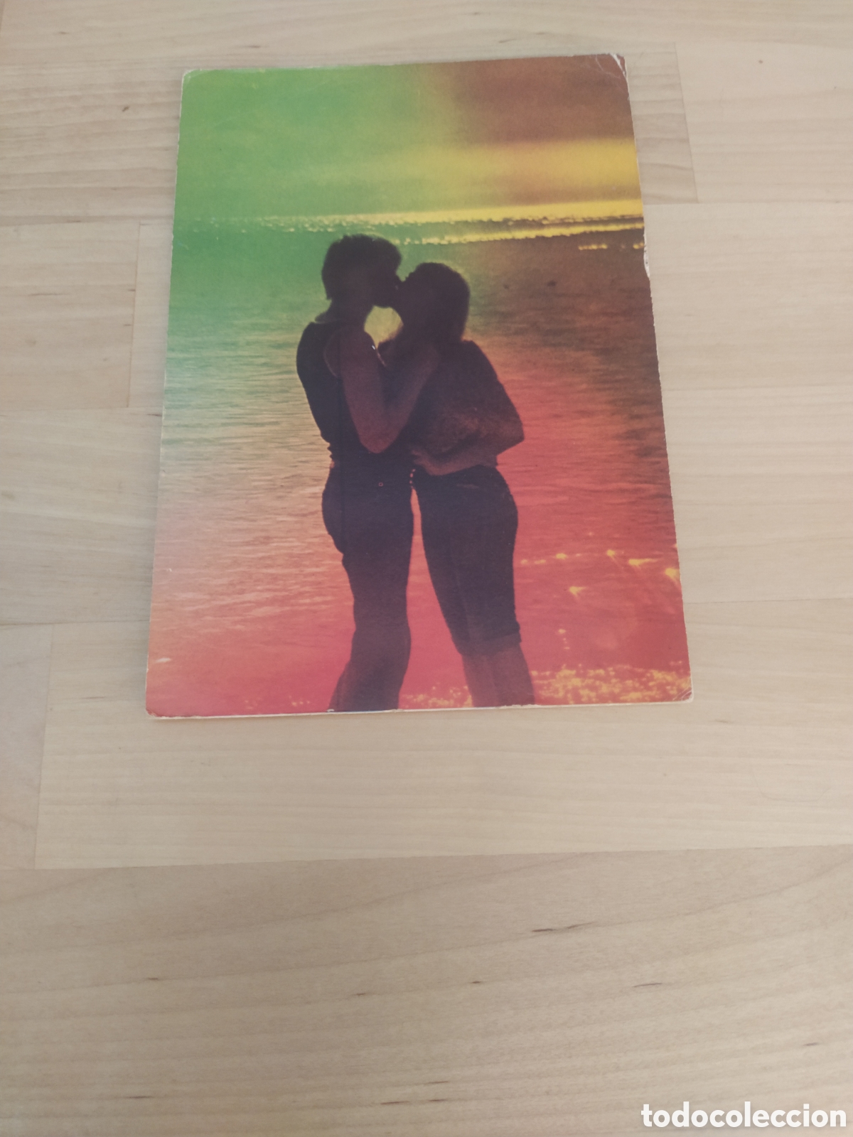 Postales: POSTAL PAREJA BES&Aacute;NDOSE - Foto 1