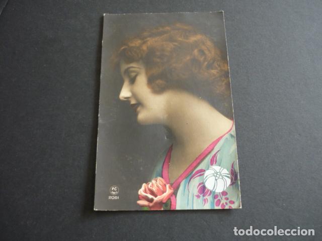 Postales: MUJER ELEGANTE POSTAL - Foto 1