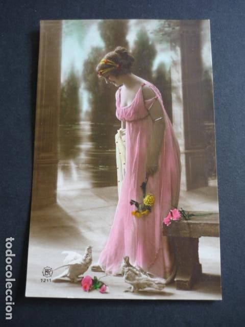 Postales: MUJER ELEGANTE POSTAL - Foto 1