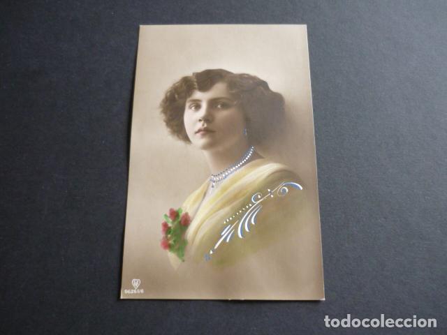 Postales: MUJER ELEGANTE POSTAL - Foto 1