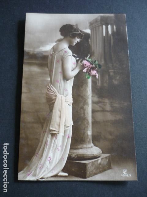 Postales: MUJER ELEGANTE POSTAL - Foto 1